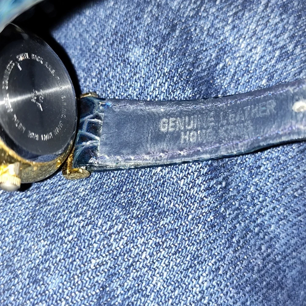 Vintage Gloria Vanderbilt watch - Picture 5 of 7